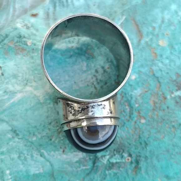 Modernist huge sterling silver ring with banded black onyx size 10.5 - Picture 7 of 7